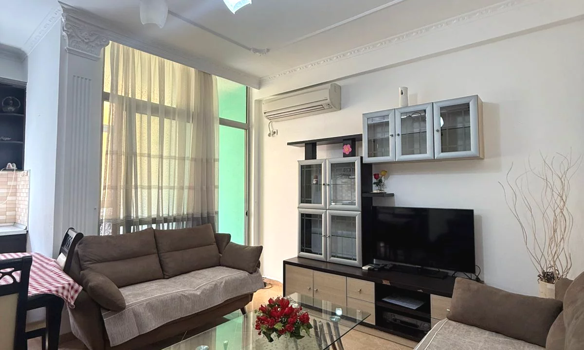 Shtepi me qera Apartament ne Tirane, 2+1, Mobilimi E mobiluar, Pagesa 45,000  Leke.