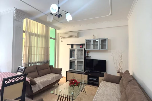 Shtepi me qera Apartament ne Tirane, 2+1, Mobilimi E mobiluar, Pagesa 45,000  Leke.