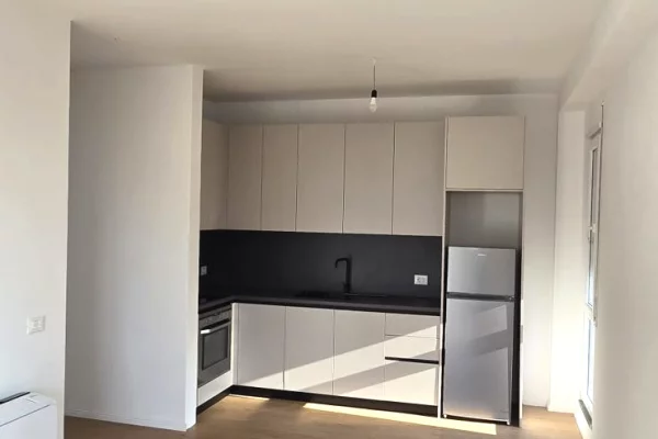 Shtepi me qera 2+1 ne Tirane - 70,000 Leke