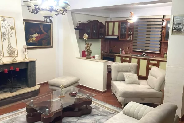 Appartamento in affitto a Tirana 2+1, Arredato