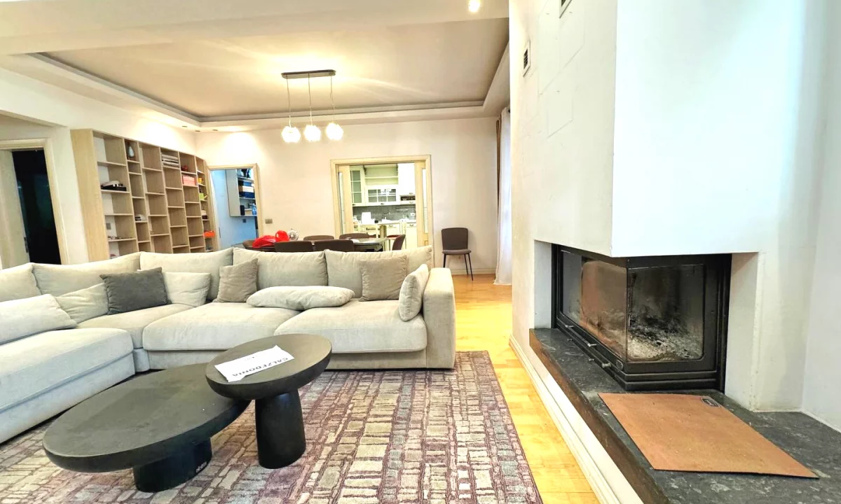 Shtepi ne shitje Apartament ne Tirane, 2+1, Mobilimi E mobiluar, Pagesa 380,000  Euro.