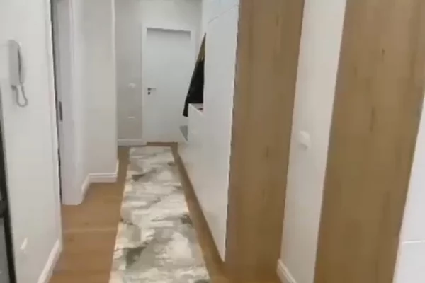 Shtepi me qera Apartament ne Tirane, 2+1, Mobilimi E mobiluar, Pagesa 900  Euro.