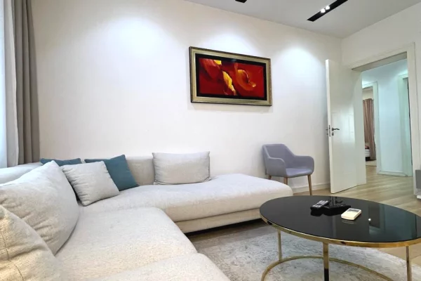 Shtepi ne shitje Apartament ne Tirane, 2+1, Mobilimi E mobiluar, Pagesa 245,000  Euro.