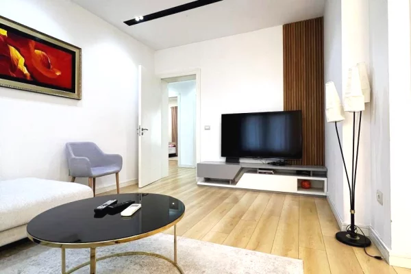 Shtepi ne shitje Apartament ne Tirane, 2+1, Mobilimi E mobiluar, Pagesa 245,000  Euro.