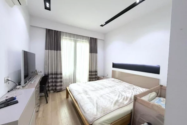 Shtepi ne shitje Apartament ne Tirane, 2+1, Mobilimi E mobiluar, Pagesa 245,000  Euro.
