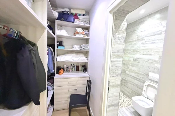 Shtepi ne shitje Apartament ne Tirane, 2+1, Mobilimi E mobiluar, Pagesa 245,000  Euro.