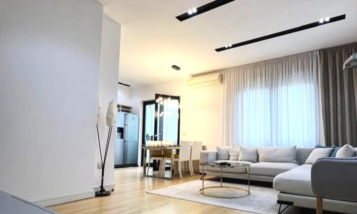 Shtepi ne shitje Apartament ne Tirane, 2+1, Mobilimi E mobiluar, Pagesa 245,000  Euro.
