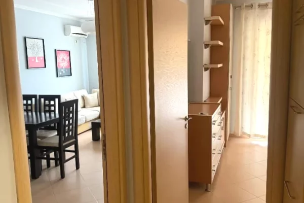 Shtepi me qera Apartament ne Tirane, 1+1, Mobilimi E mobiluar, Pagesa 520  Euro.