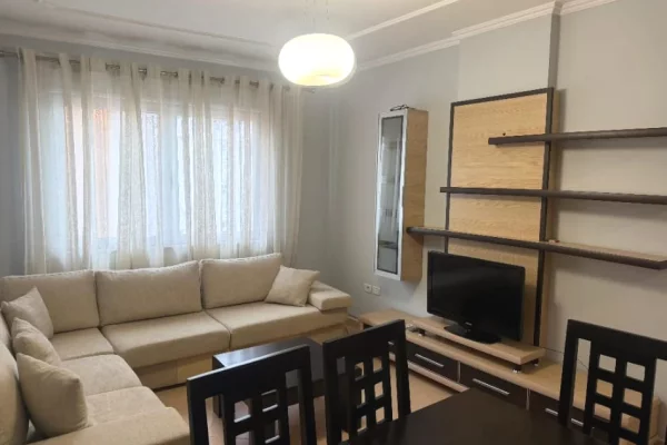 Shtepi me qera 1+1 ne Tirane - 520 Euro
