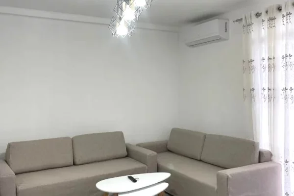 Shtepi me qera 3+1 ne Tirane - 50,000 Leke