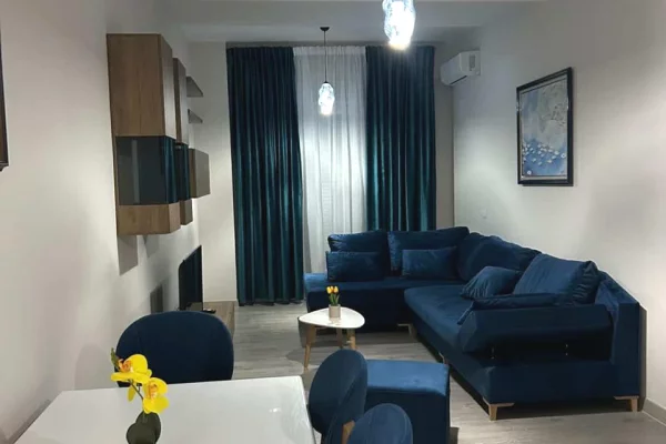 Shtepi me qera Apartament ne Tirane, 1+1, Mobilimi E mobiluar, Pagesa 60,000  Leke.