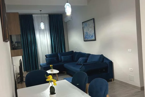 Shtepi me qera Apartament ne Tirane, 1+1, Mobilimi E mobiluar, Pagesa 60,000  Leke.