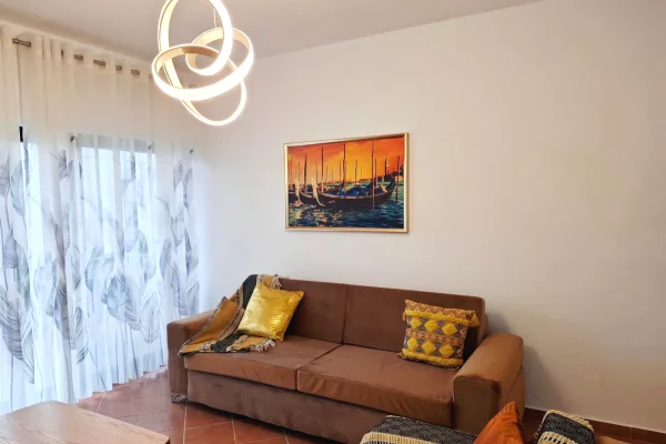 Shtepi me qera 2+1 ne Tirane - 600 Euro