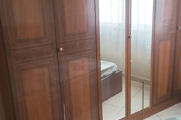 Shtepi me qera Apartament ne Tirane, 1+1, Mobilimi E mobiluar, Pagesa 400  Euro.