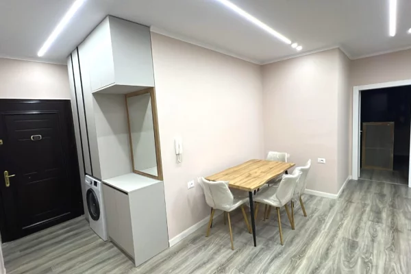 Shtepi ne shitje Apartament ne Tirane, 1+1, Mobilimi E mobiluar, Pagesa 190,000  Euro.