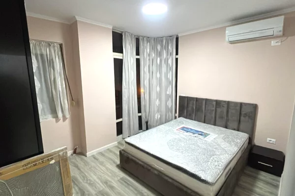 Shtepi ne shitje Apartament ne Tirane, 1+1, Mobilimi E mobiluar, Pagesa 190,000  Euro.
