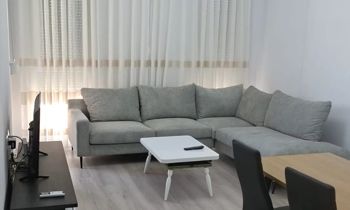 Shtepi me qera Apartament ne Tirane, 2+1, Mobilimi E mobiluar, Pagesa 450  Euro.