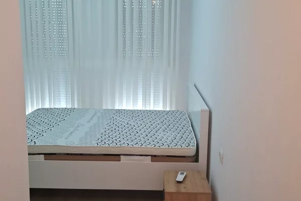 Shtepi me qera Apartament ne Tirane, 2+1, Mobilimi E mobiluar, Pagesa 450  Euro.