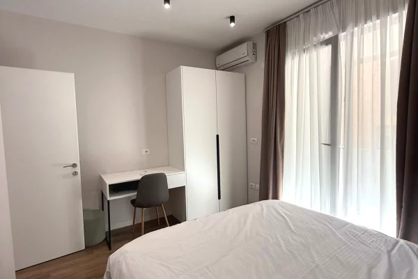 Shtepi ne shitje Apartament ne Tirane, 1+1, Mobilimi E mobiluar, Pagesa 175,000  Euro.