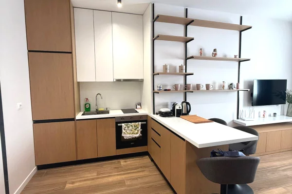 Shtepi ne shitje Apartament ne Tirane, 1+1, Mobilimi E mobiluar, Pagesa 175,000  Euro.