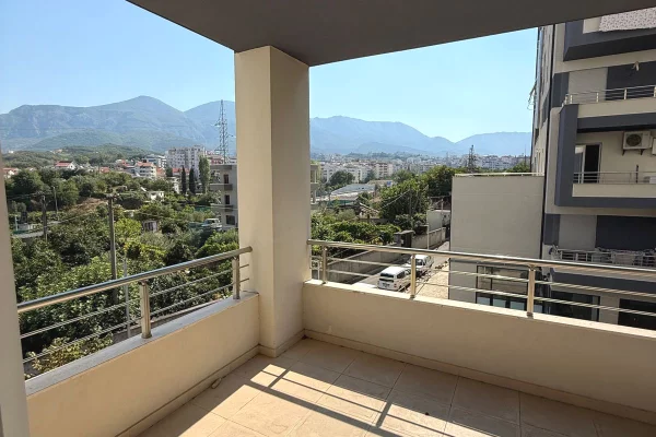 Shtepi ne shitje Apartament ne Tirane, 3+1, Mobilimi E mobiluar, Pagesa 250,000  Euro.