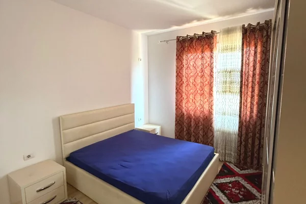 Shtepi ne shitje Apartament ne Tirane, 3+1, Mobilimi E mobiluar, Pagesa 250,000  Euro.