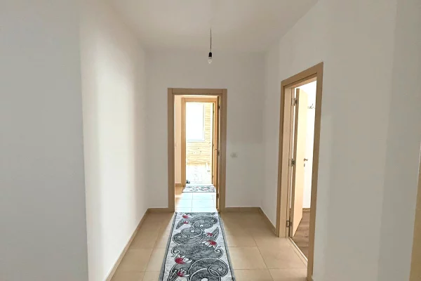 Shtepi ne shitje Apartament ne Tirane, 3+1, Mobilimi E mobiluar, Pagesa 250,000  Euro.