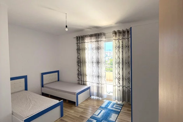 Shtepi ne shitje Apartament ne Tirane, 3+1, Mobilimi E mobiluar, Pagesa 250,000  Euro.