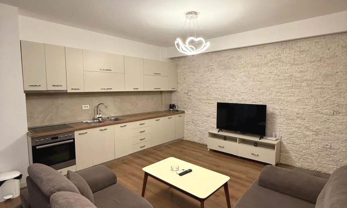 Shtepi ne shitje Apartament ne Tirane, 2+1, Mobilimi E mobiluar, Pagesa 135,000,000  Leke.