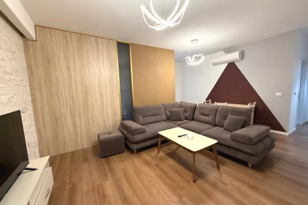 Shtepi ne shitje Apartament ne Tirane, 2+1, Mobilimi E mobiluar, Pagesa 135,000,000  Leke.