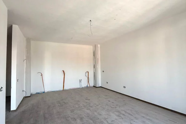 Shtepi ne shitje Apartament ne Tirane, 1+1, Mobilimi Bosh, pa mobiluar, Pagesa 126,000  Euro.