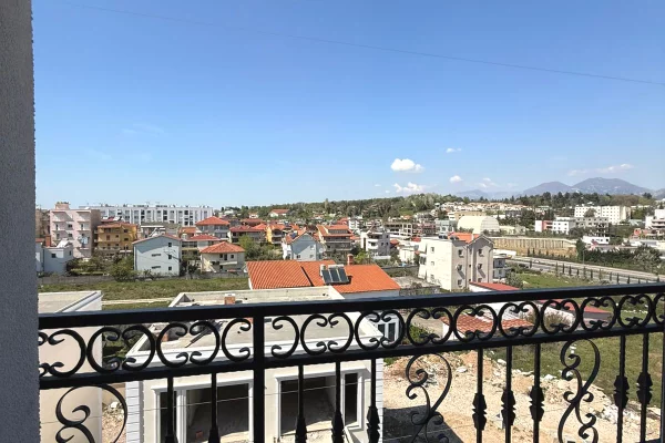 Shtepi ne shitje Apartament ne Tirane, 1+1, Mobilimi Bosh, pa mobiluar, Pagesa 126,000  Euro.
