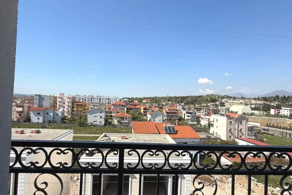 Shtepi ne shitje Apartament ne Tirane, 1+1, Mobilimi Bosh, pa mobiluar, Pagesa 126,000  Euro.