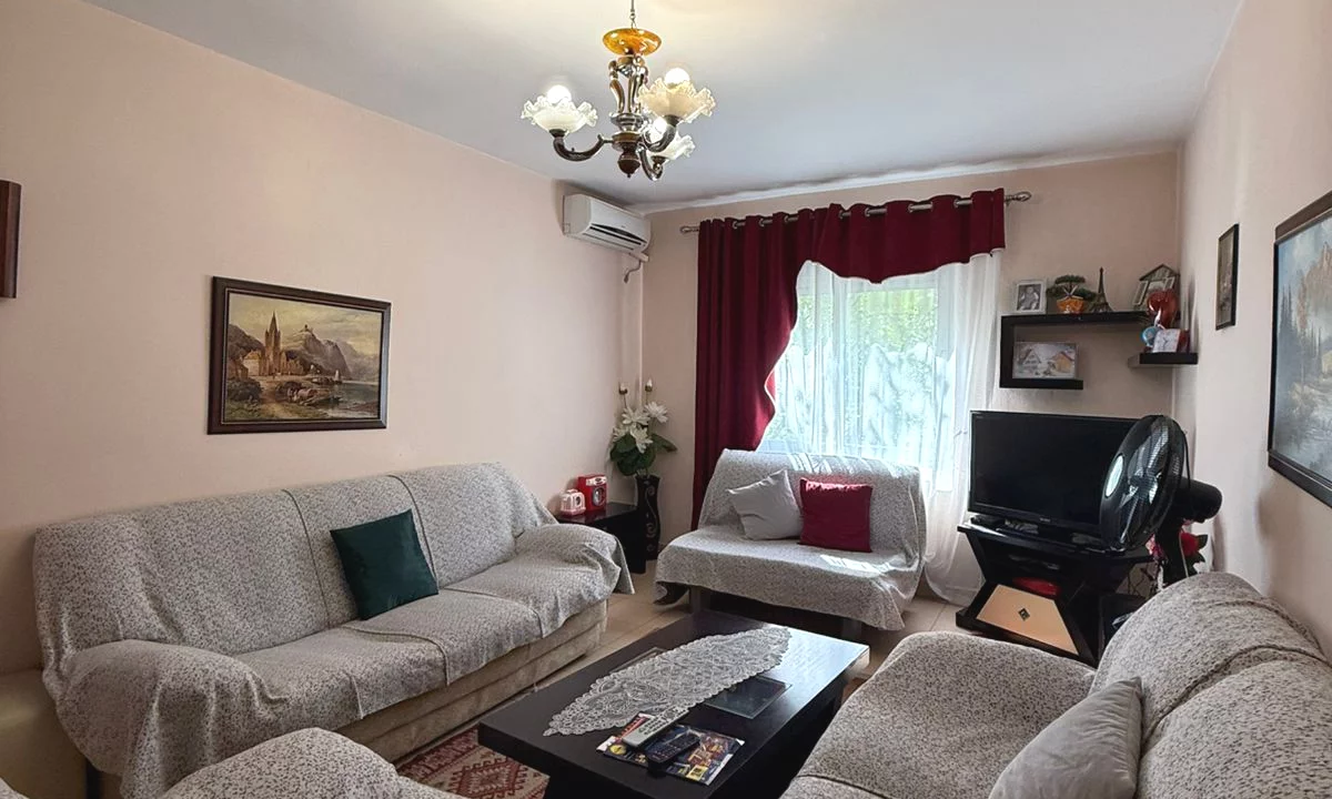 Shtepi ne shitje Apartament ne Tirane, 2+1, Mobilimi E mobiluar, Pagesa 210,000  Euro.
