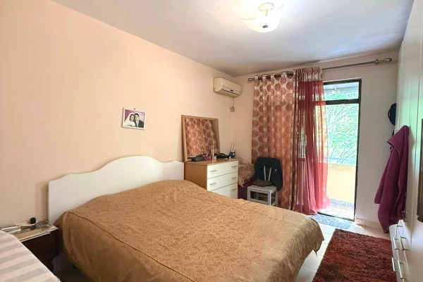 Shtepi ne shitje Apartament ne Tirane, 2+1, Mobilimi E mobiluar, Pagesa 210,000  Euro.