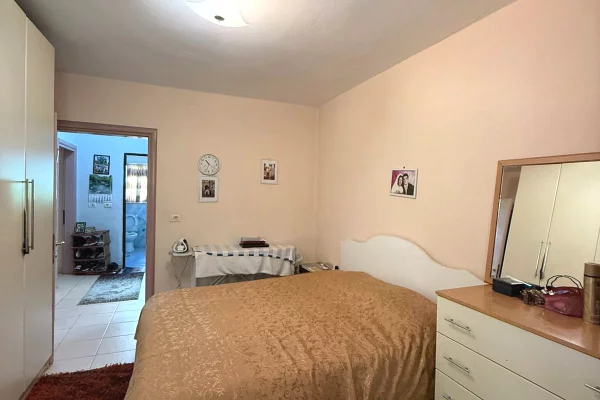 Shtepi ne shitje Apartament ne Tirane, 2+1, Mobilimi E mobiluar, Pagesa 210,000  Euro.