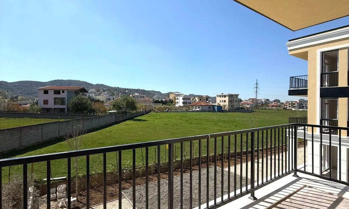 Shtepi ne shitje Apartament ne Tirane, 1+1, Mobilimi Bosh, pa mobiluar, Pagesa 99,000  Euro.