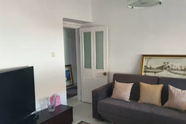 Shtepi me qera 1+1 ne Tirane - 450 Euro