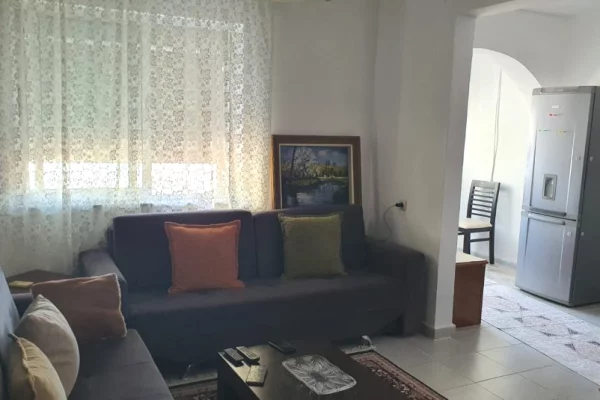 Shtepi me qera Apartament ne Tirane, 1+1, Mobilimi E mobiluar, Pagesa 450  Euro.