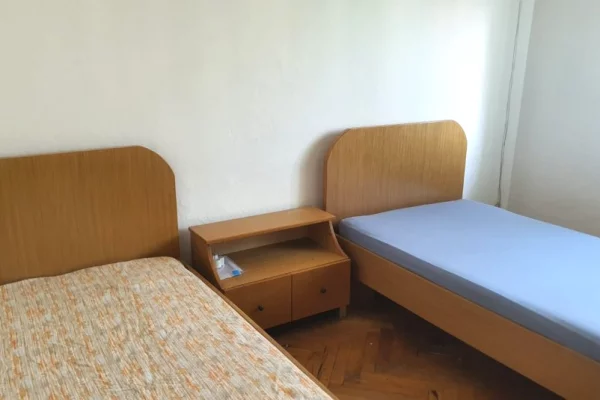 Shtepi me qera Apartament ne Tirane, 1+1, Mobilimi E mobiluar, Pagesa 450  Euro.