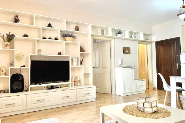 Shtepi me qera Apartament ne Tirane, 2+1, Mobilimi E mobiluar, Pagesa 450  Euro.