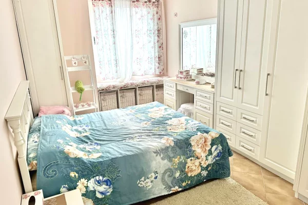 Shtepi me qera Apartament ne Tirane, 2+1, Mobilimi E mobiluar, Pagesa 450  Euro.