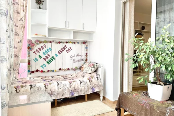 Shtepi me qera Apartament ne Tirane, 2+1, Mobilimi E mobiluar, Pagesa 450  Euro.