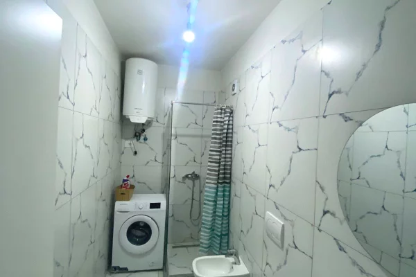 Shtepi me qera Apartament ne Tirane, 2+1, Mobilimi E mobiluar, Pagesa 60,000  Leke.