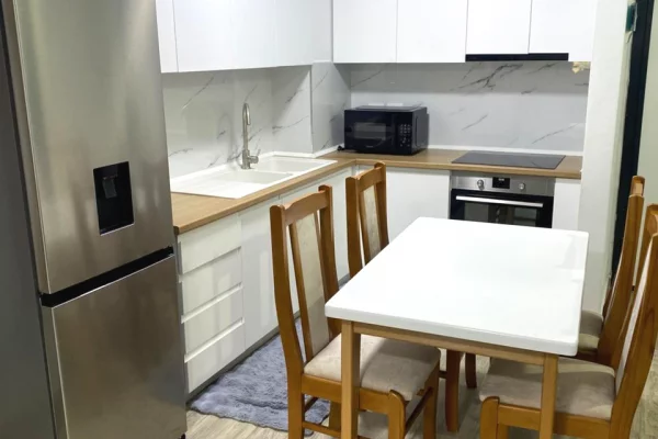 Shtepi me qera Apartament ne Tirane, 1+1, Mobilimi E mobiluar, Pagesa 50,000  Leke.