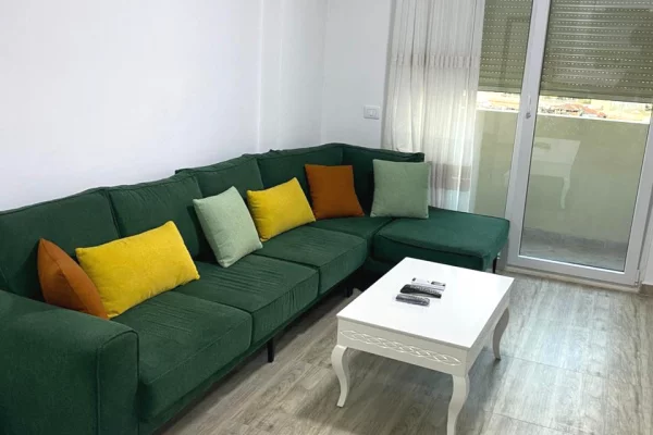 Golden Park Jepet me Qera 1+1+Depo