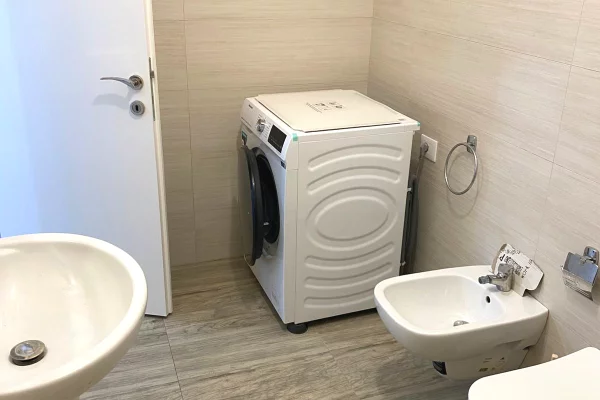 Shtepi me qera Apartament ne Tirane, 1+1, Mobilimi E mobiluar, Pagesa 50,000  Leke.