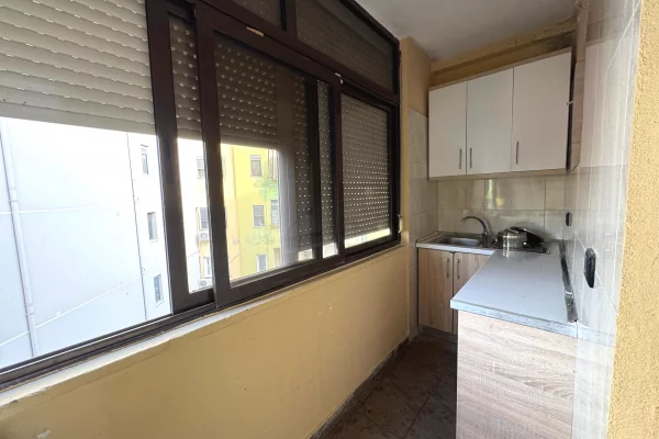 Shtepi me qera Apartament ne Tirane, 1+1, Mobilimi E mobiluar, Pagesa 50,000  Leke.