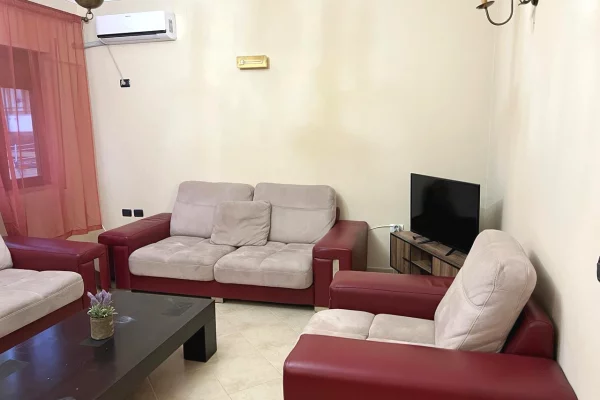 Shtepi me qera Apartament ne Tirane, 2+1, Mobilimi E mobiluar, Pagesa 50,000  Leke.