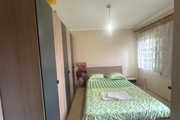 Shtepi me qera Apartament ne Tirane, 2+1, Mobilimi E mobiluar, Pagesa 50,000  Leke.